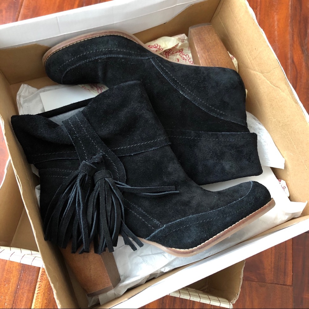 Cute Fringe Booties